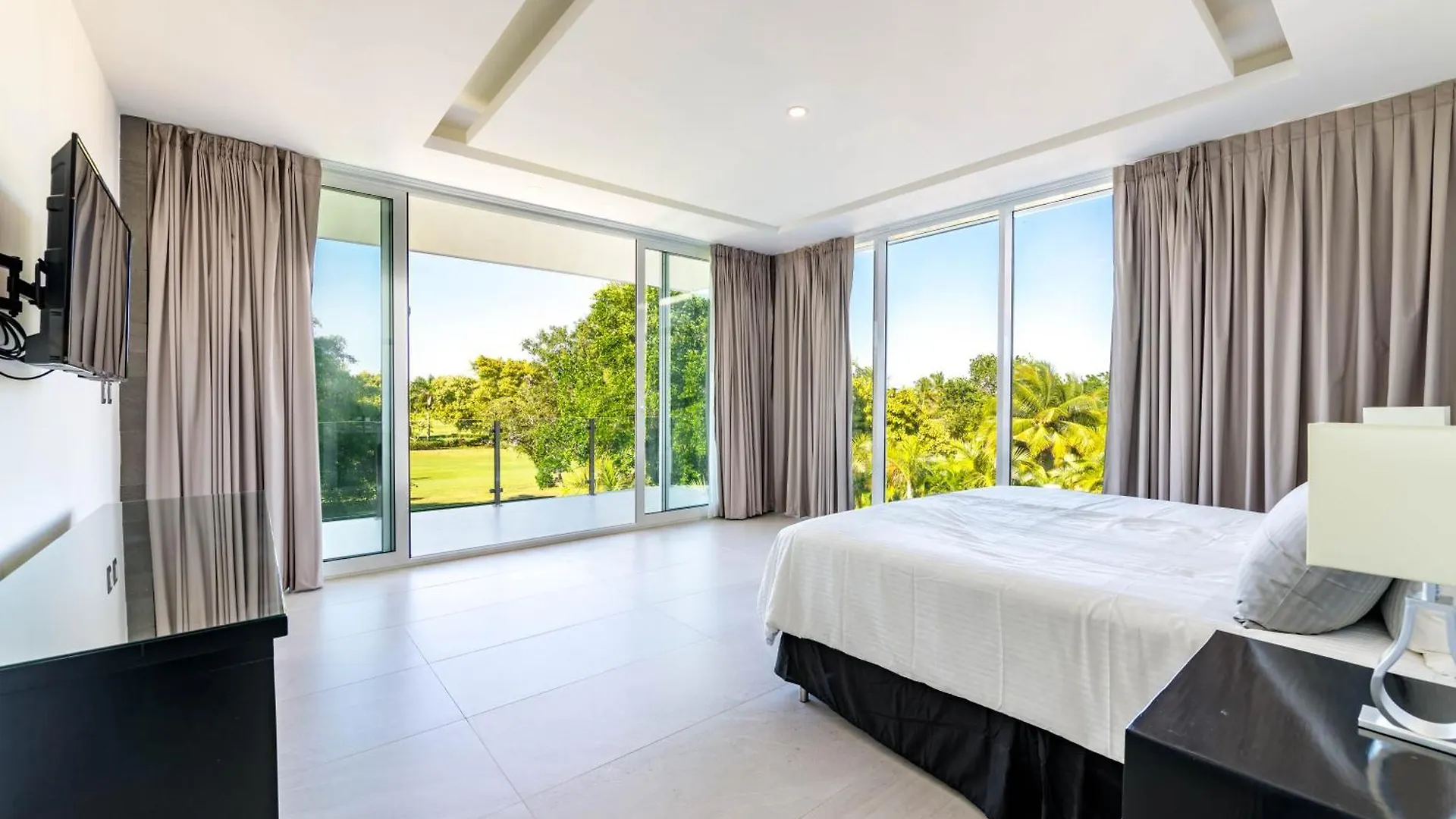 Modern Brand New Villa With Pool, Jacuzzi, Chef At Cocotal Golf & Country Club Punta Cana