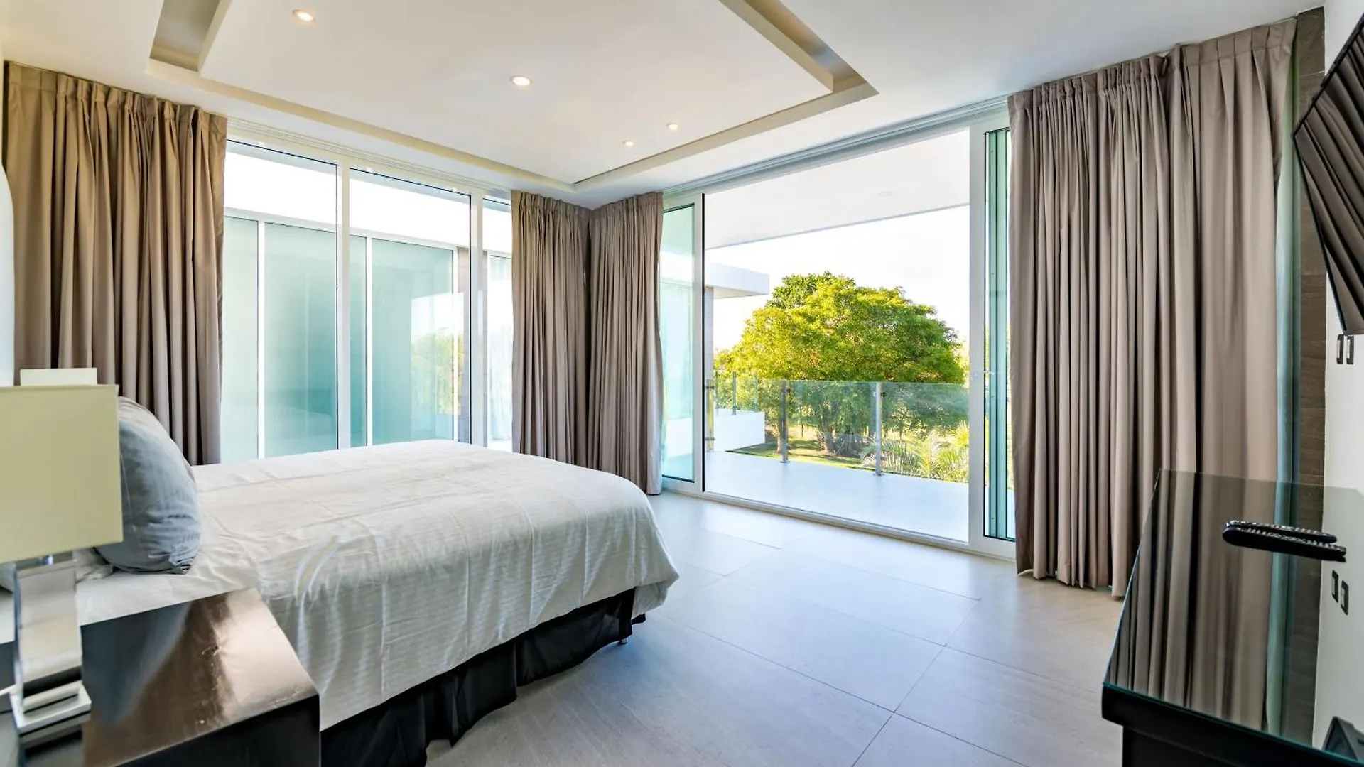 Modern Brand New Villa With Pool, Jacuzzi, Chef At Cocotal Golf & Country Club Punta Cana