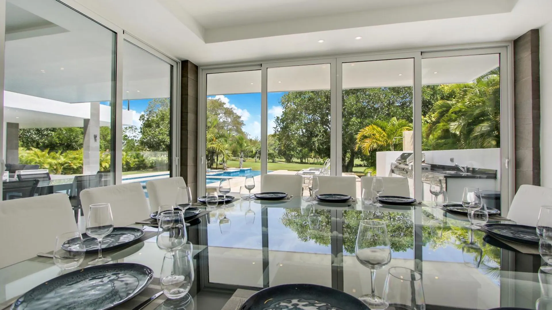 Modern Brand New Villa With Pool, Jacuzzi, Chef At Cocotal Golf & Country Club Punta Cana