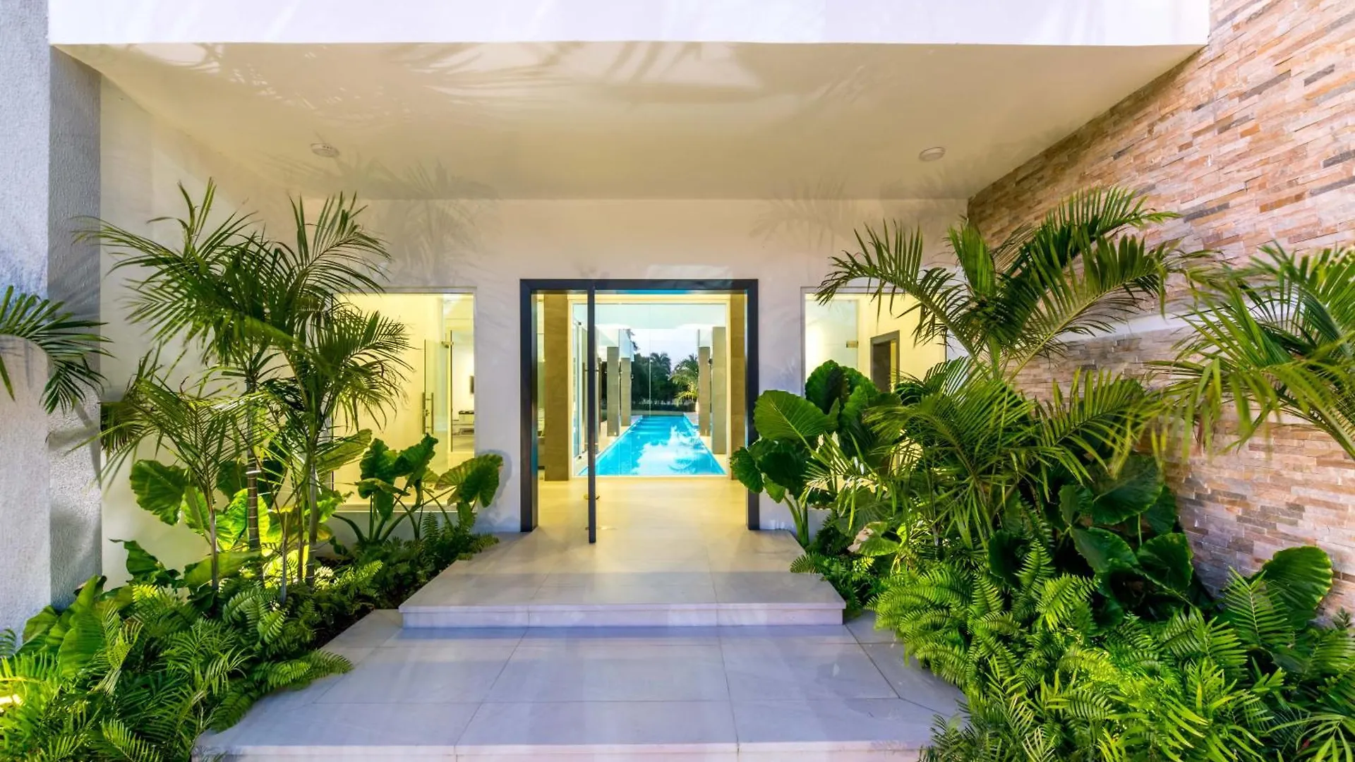 Modern Brand New Villa With Pool, Jacuzzi, Chef At Cocotal Golf & Country Club Punta Cana