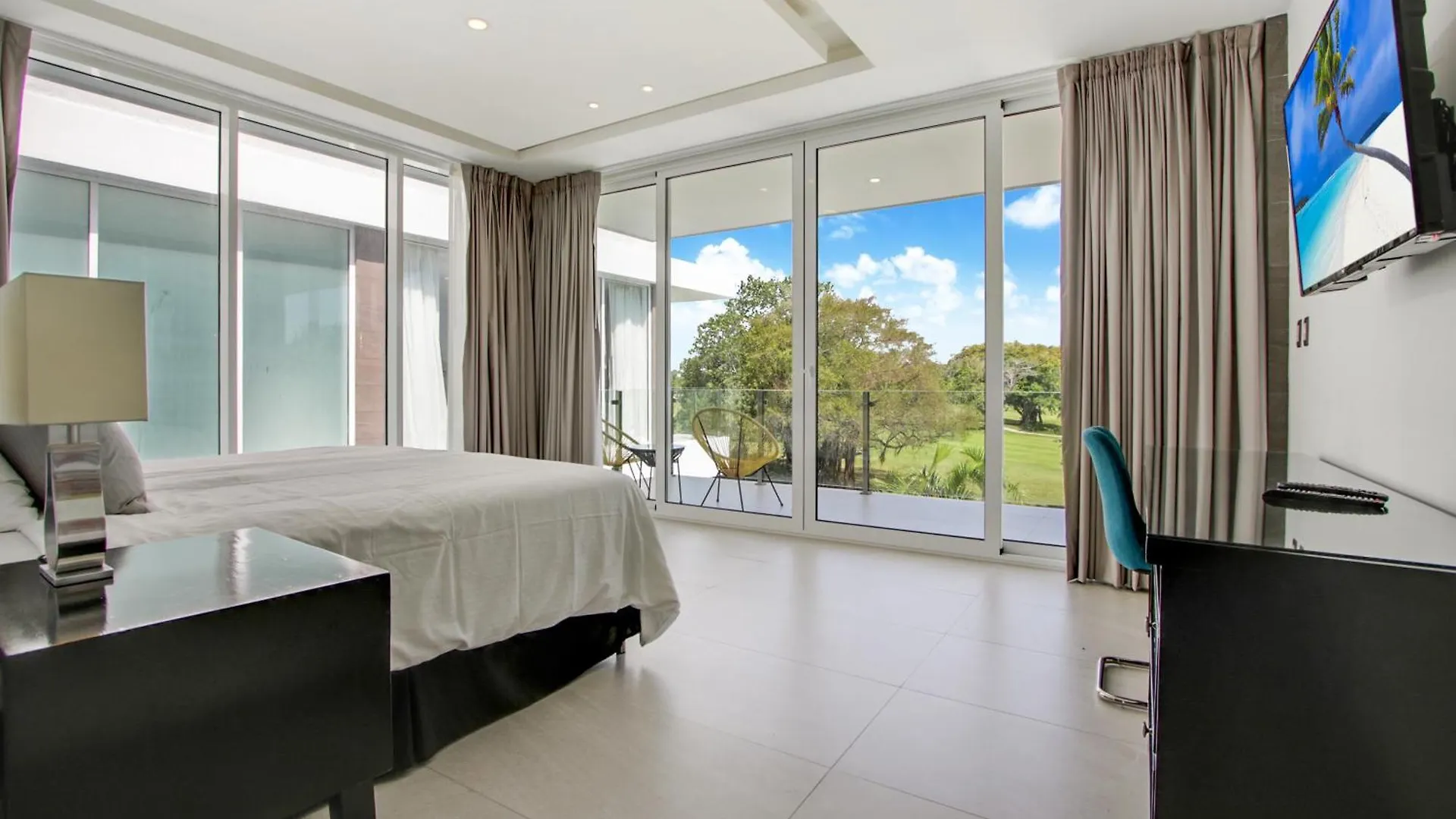 Modern Brand New Villa With Pool, Jacuzzi, Chef At Cocotal Golf & Country Club Punta Cana